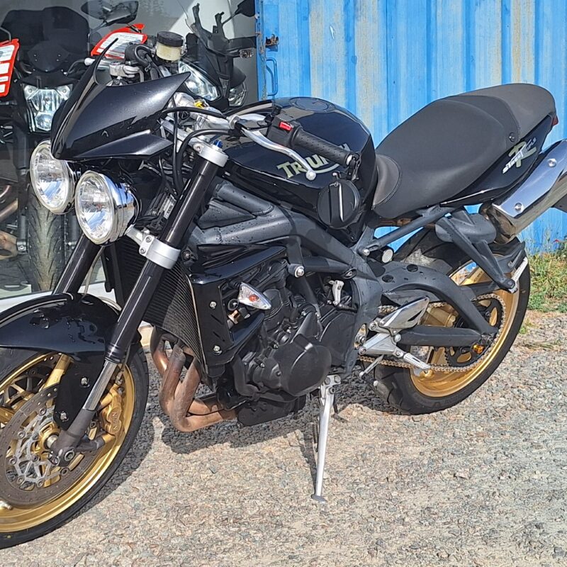TRIUMPH 675 STREET TRIPLE R