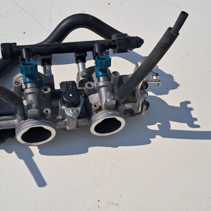 YAMAHA MT 07 (2014/2017) rampe d'injection