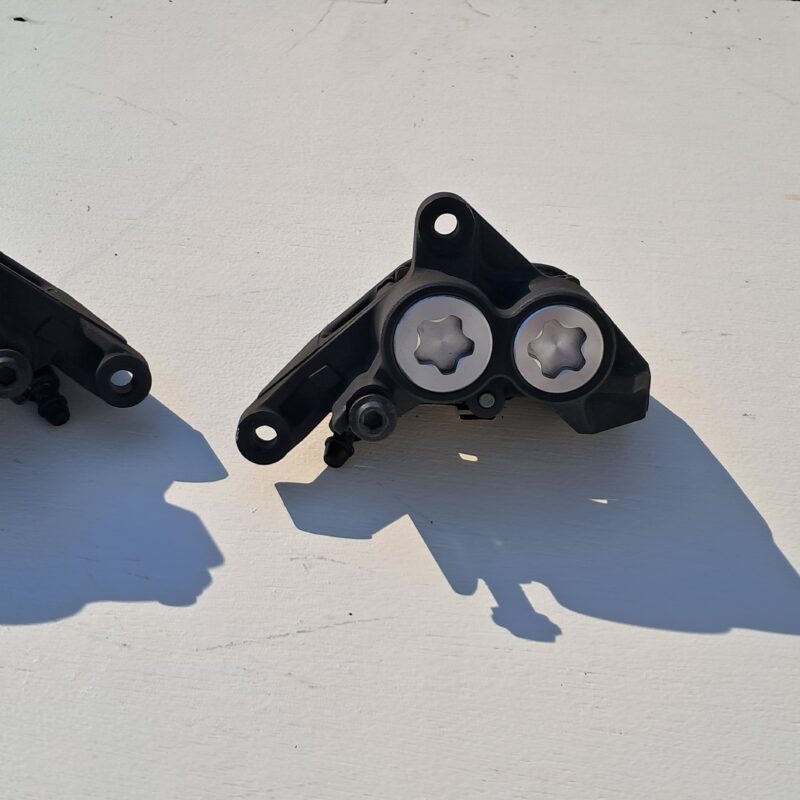 YAMAHA MT 07 (14/18) étriers ABS de frein AVANT